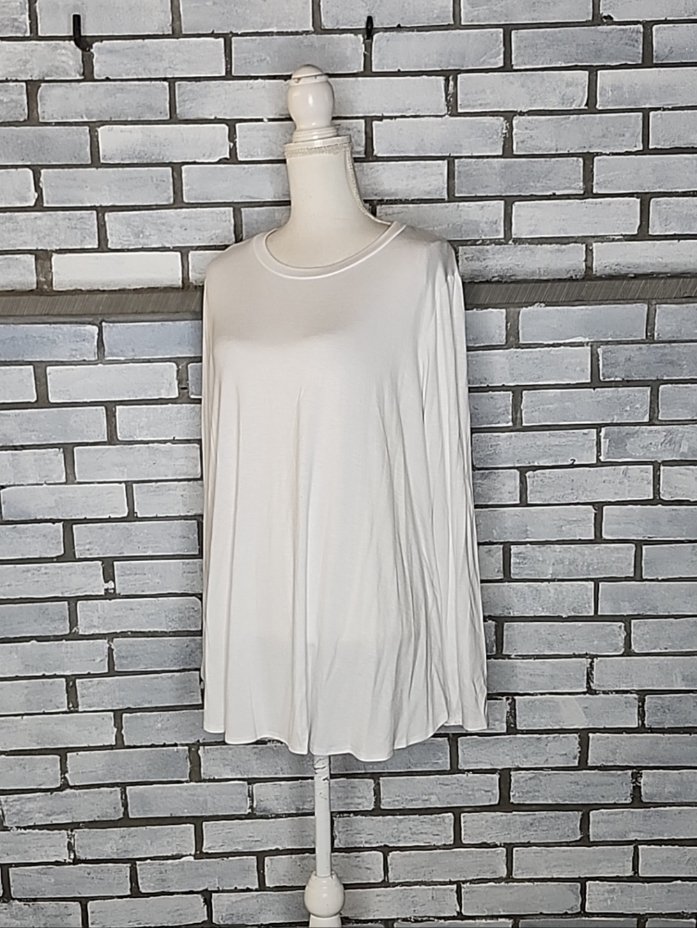 • New Azules American Basics Women's Long Sleeve  T-Shirt Plus Size 1X White